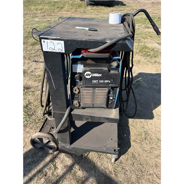 Lot - 122 Miller Welder