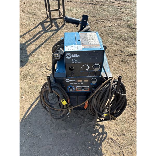 Lot - 123 Miller Welder