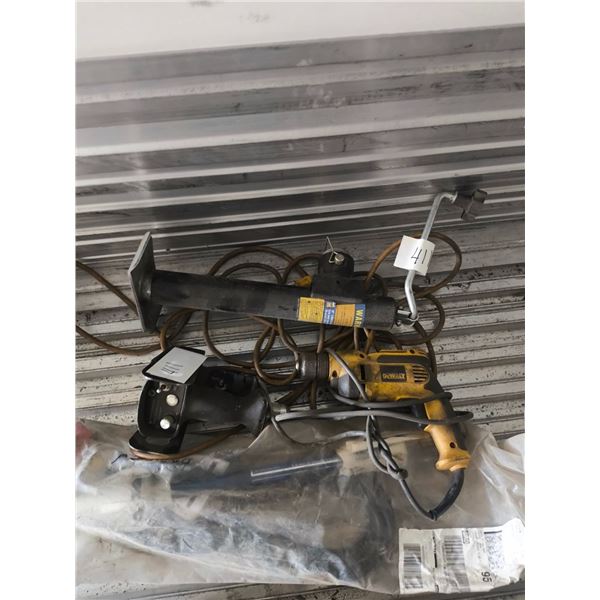 Lot - 411 Shop Tools