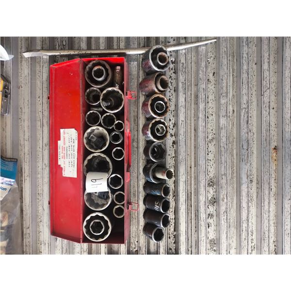 Lot - 449 Large Sockets