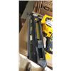 Image 2 : DEWALT 20V MAX CORDLESS NAILER, NO BATTERY