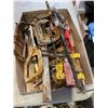 Image 2 : TRAY OF CLAMPS AND TOTE OF ASSORTED HOSES