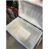 Image 2 : BLACK COMMERCIAL AIR MOVER FAN AND COLEMAN COOLER