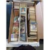 Image 2 : LARGE LOT OF COLLECTOR SPORTS CARDS, INLCUDING VINTAGE 70'S BASEBALL