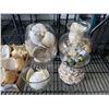 Image 2 : LARGE COLLECTION OF SHELLS, SOME ARE CANDLES