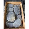 Image 2 : LARGE COLLECTION OF SMALL FLAT ROCK PIECES