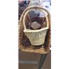 Image 2 : 5 WICKER BASKETS