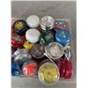 Image 2 : TRAY OF VINTAGE YOYOS, SOME LIGHT UP