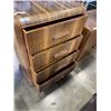 Image 2 : VINTAGE WATERFALL 4 DRAWER DRESSER