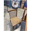 Image 2 : VINTAGE H.P.L FURNITURE QUEBEC DINING TABLE WITH 2 EXTENSIONS AND 4 CHAIRS