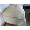 Image 2 : BEIGE HASSACK STOOL