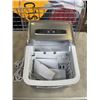 Image 2 : AS NEW INSIGNIA 26LB PORTABE ICE MAKER - TESTED WORKING, RETAIL $199