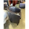 Image 2 : BLACK LEATHER BUCKET CHAIR