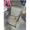 Image 2 : GLASS PATIO TABLE AND 3 FOLDING CHAIRS