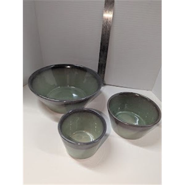 Nugu set of three nesting bowls #9