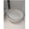 Image 2 : Nugu set of four curve edge bowls #10 white/green