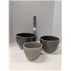 Image 1 : Nugu set of three nesting bowls #7 sage