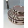 Image 2 : Nugu set of four each round side/salad/dinner plates # pink