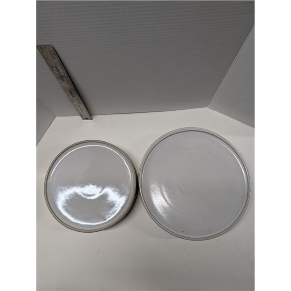 Nugu set of four each short edge salad/dinner plates #22 white