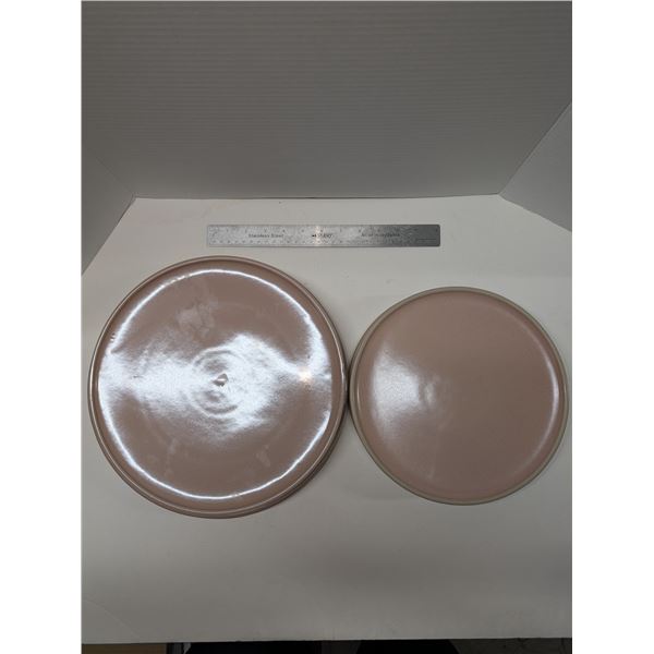 Nugu set of four each short edge salad/dinner plates #23