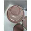 Image 2 : Nugu set of four each round side/salad/dinner plates # pink