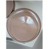 Image 2 : Nugu set of four each short edge salad/dinner plates #23 pink