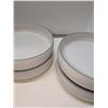 Image 2 : Nugu set of four curve edge large bowls #10 white/green