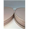 Image 2 : Nugu set of four each short edge salad/dinner plates #23 pink