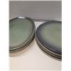 Image 2 : Nugu set of four each round dinner plates/sm oval platter #9