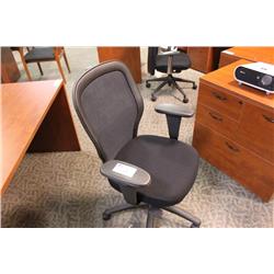 Black Mesh Back Tilter Chair