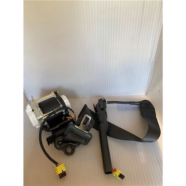 Belt And Retractor - Mopar (CSALW674AB)