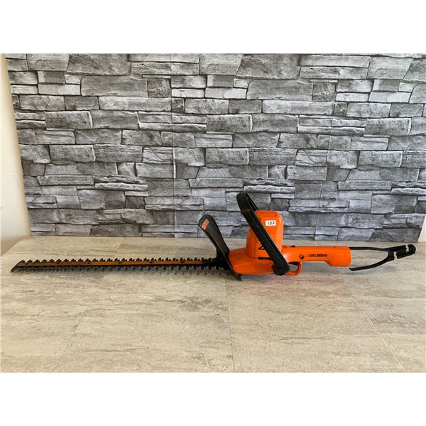 Black And Decker 22in Hedge Trimmer