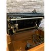Image 8 : Vintage Singer Sewing Machine - Untested