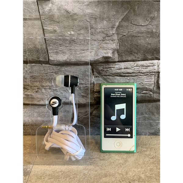 Ipod Touch - Model A1446 Green With Nike Ear Buds
