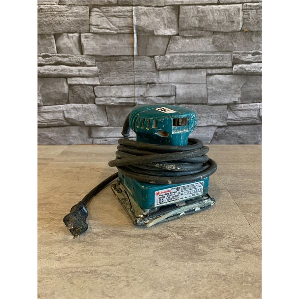 Makita Corded Finishing Sander Model: B04510 - Works