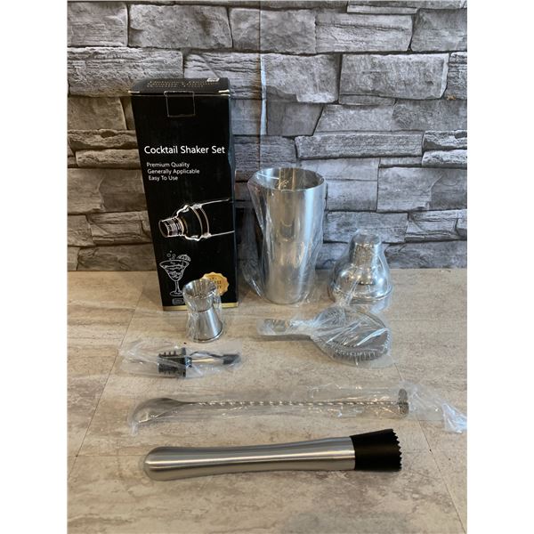 Cocktail Shaker Set