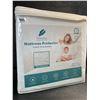 Image 1 : 1 Queen-Size 100% Waterproof Mattress Protector (60 x 80") Breathable Cotton/Hypoallergenic - New