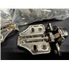 Image 7 : 2 10-Packs of Soft Close Cabinet Door Hinge Hardware - New
