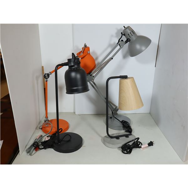 LOT DE 4 LAMPES DE BUREAU ASST