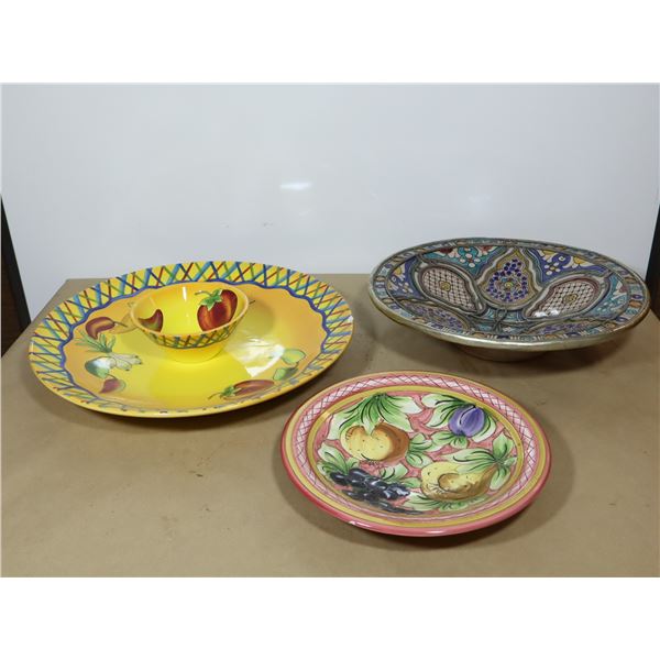 LOT: 4 ASSIETTES DECORATIFS ASST