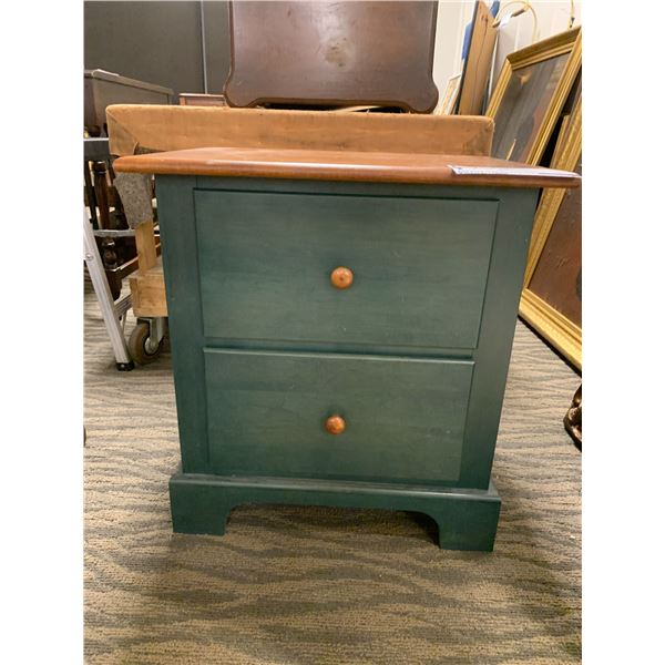 TABLE DE CHEVET À 2 TIROIRS