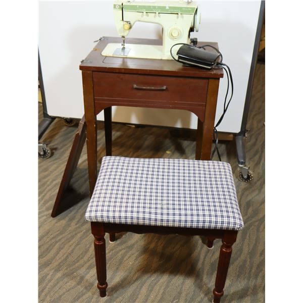 MACHINE À COUDRE SINGER  FASHION MATE, A/CHAISE (CONDITION INCONU)