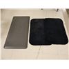 Image 1 : LOT DE 3 TAPIS (2 NOIR 21"x34",  1 ANTI-FATIGUE GRIS 20"x42"