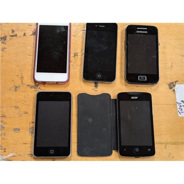 LOT: 5 TÉLÉPHONES MOBILE STATUS INCONNU SANS CABLES