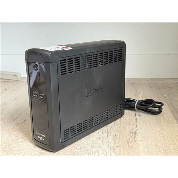 UPS CYBERPOWER 1500va AVR