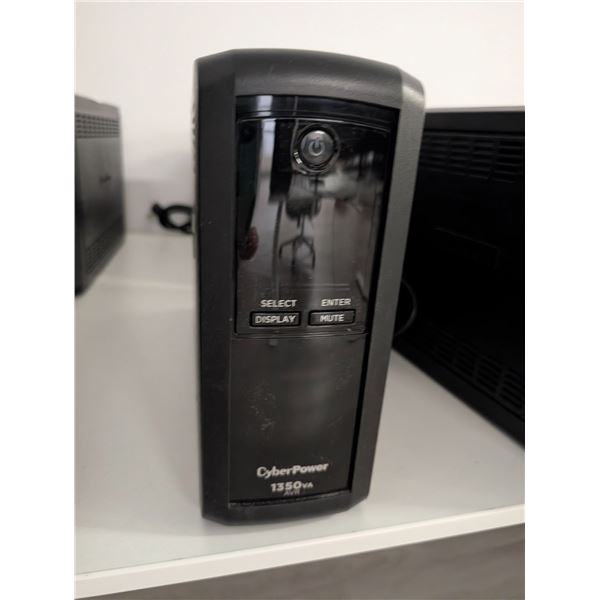 UPS CYBERPOWER 1350va AVR