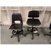 Image 1 : LOT: 2 CHAISES DE BUREAU