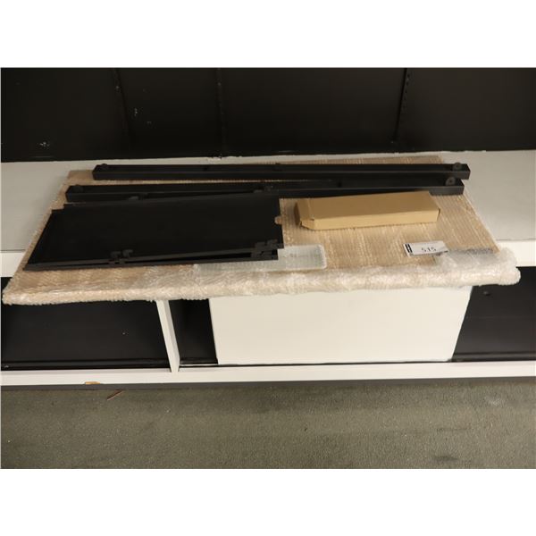 BUREAU EN BOIS ET METAL SANS PIEDS