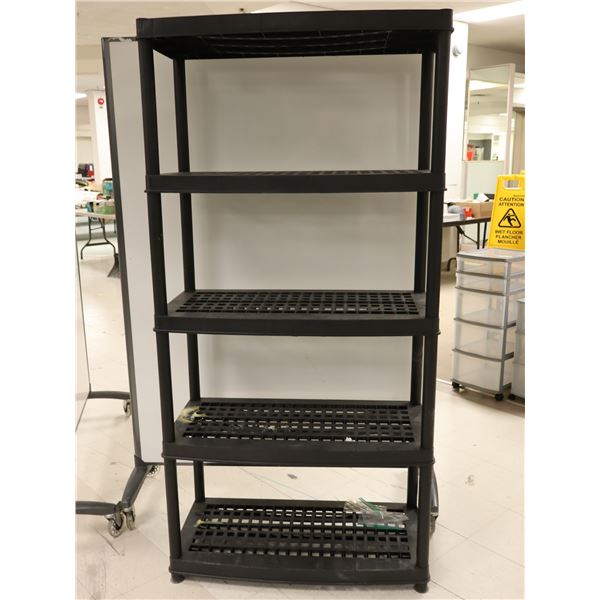 ÉTAGÈRE EN PLASTIQUE 5 TABLETTES 36"x18"x72"