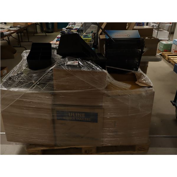 PALLETTE DES ORGANISATEURS DE BUREAU ET FOURNITURES ASSORTIES